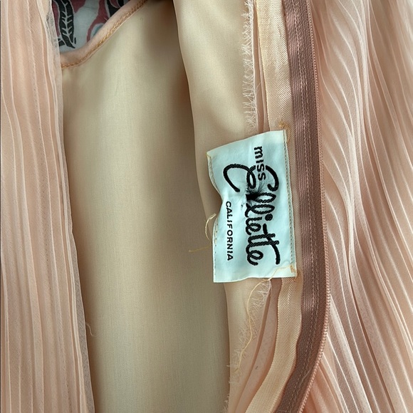 VINTAGE Miss Elliette Peach Pleated Dress with Belt - Picture 2 of 3